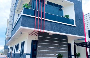 Luxurious Smart and Fully Automated 5 Bedroom Fully Detached Duplex With BQ and a Penthouse For Sale @ Chevron, Lekki