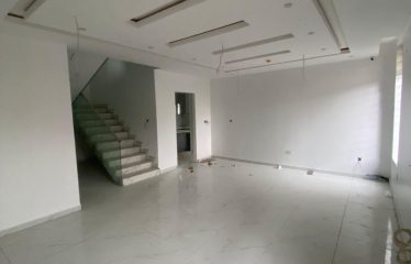 5 Bedroom fully detached with bq