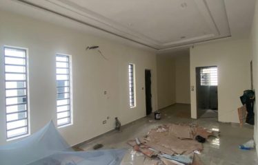 Exclusive 5 Bedroom fully detached with bq