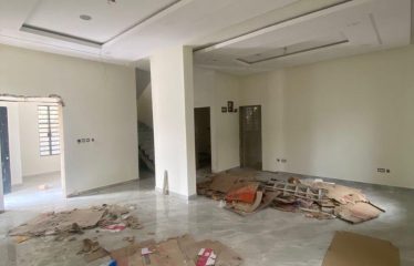 Exclusive 5 Bedroom fully detached with bq