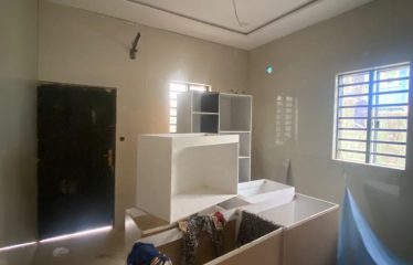 Exclusive 5 Bedroom fully detached with bq