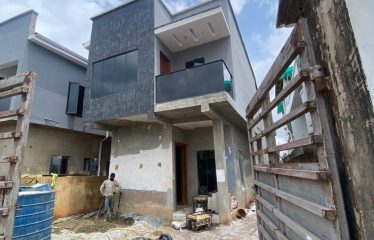 4 Bedroom fully detached duplex with Bq