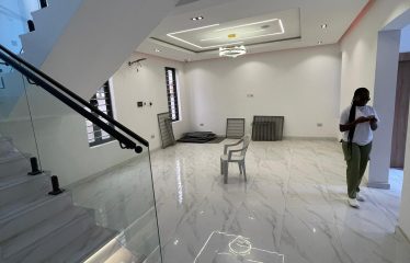 Modern 5 bedroom Fully detach house with bq,& a swimming pool