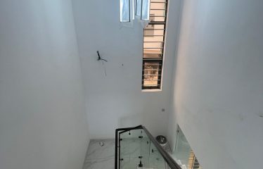 Modern 5 bedroom Fully detach house with bq,& a swimming pool