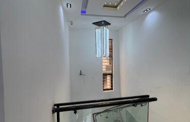 Modern 5 bedroom Fully detach house with bq,& a swimming pool