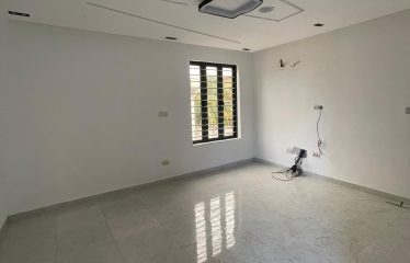 Modern 5 bedroom Fully detach house with bq,& a swimming pool