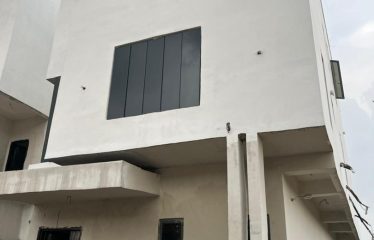 Exquisite 5 bedroom detached duplex with BQ