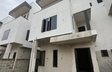 Exquisite 5 bedroom detached duplex with BQ