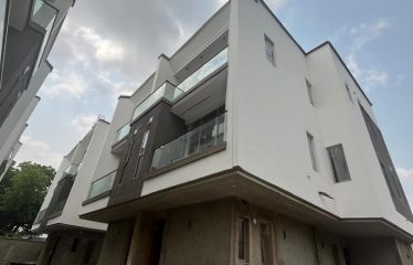 Luxury 4 bedroom Terrace Duplex with Bq