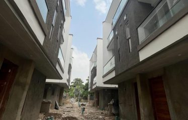 Luxury 4 bedroom Terrace Duplex with Bq