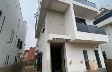 Luxury 5 Bedroom fully detached duplex with bq