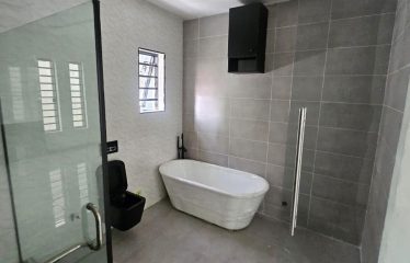 Luxury 5 Bedroom fully detached duplex with bq