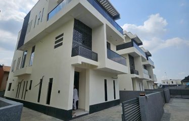 Luxury 5 Bedroom fully detached duplex with bq