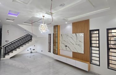 Luxury 5 Bedroom fully detached duplex with bq