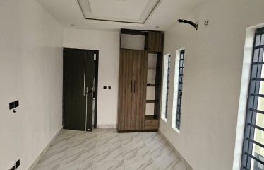 Luxury 5 Bedroom fully detached duplex with bq